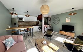 Maison chaleureuse sous les pins
